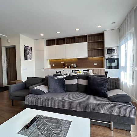 Your Home - Spacious Apartment In City Center, With Balcony & Self Check-In Аеропорт Вільнюс Екстер'єр фото