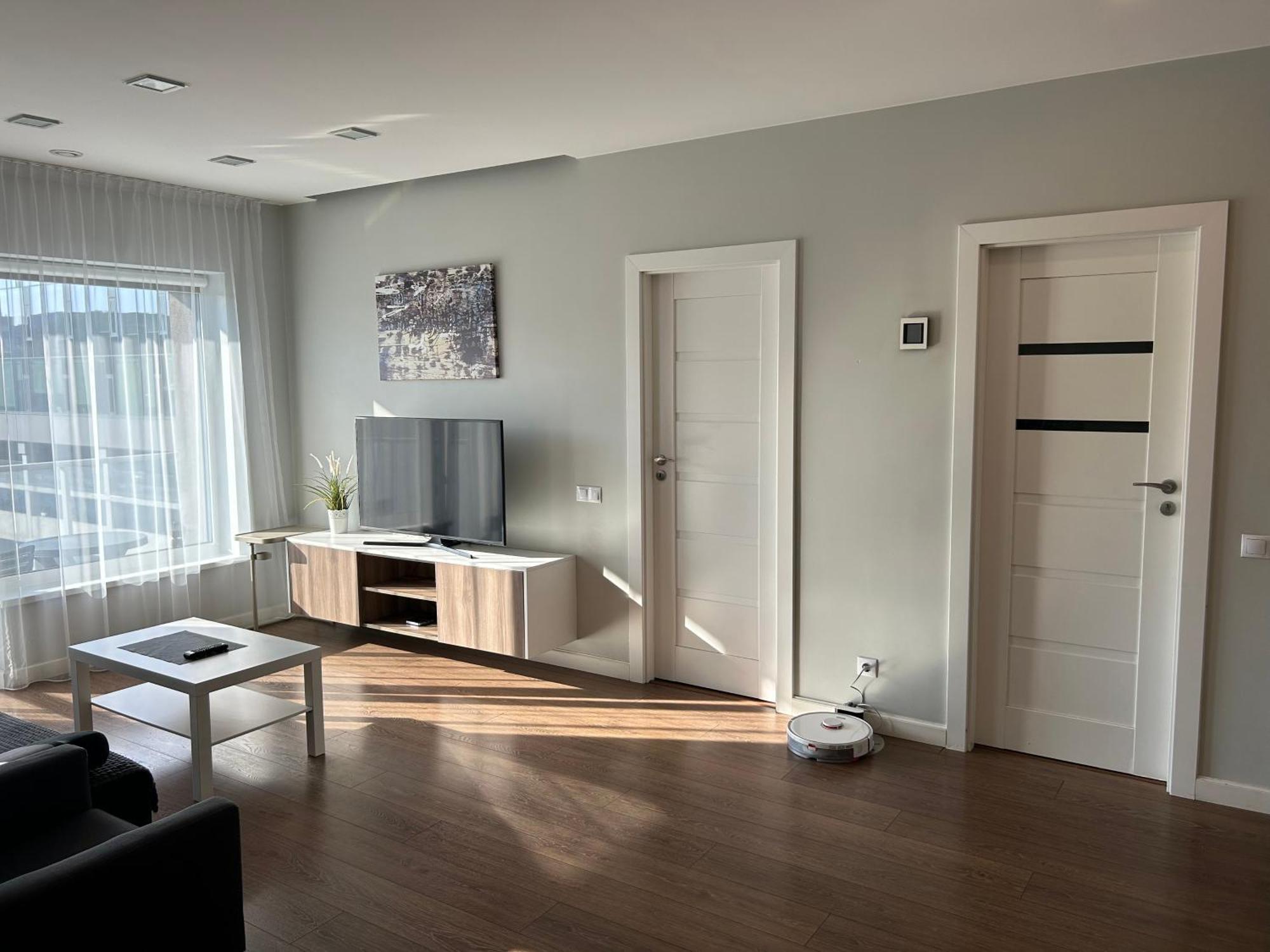 Your Home - Spacious Apartment In City Center, With Balcony & Self Check-In Аеропорт Вільнюс Екстер'єр фото