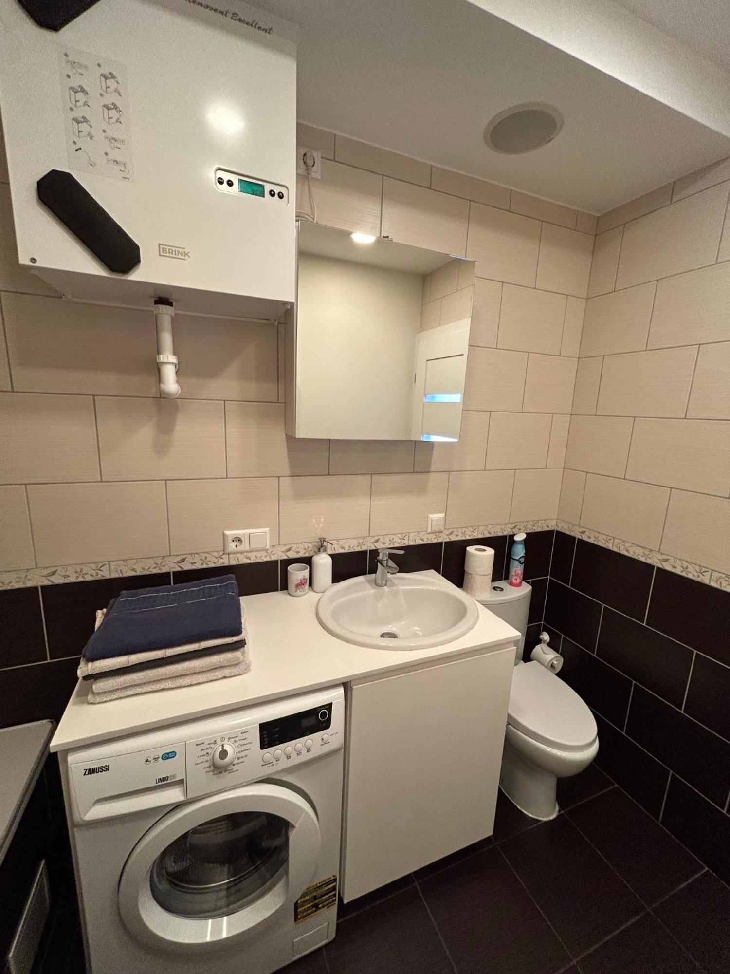 Your Home - Spacious Apartment In City Center, With Balcony & Self Check-In Аеропорт Вільнюс Екстер'єр фото