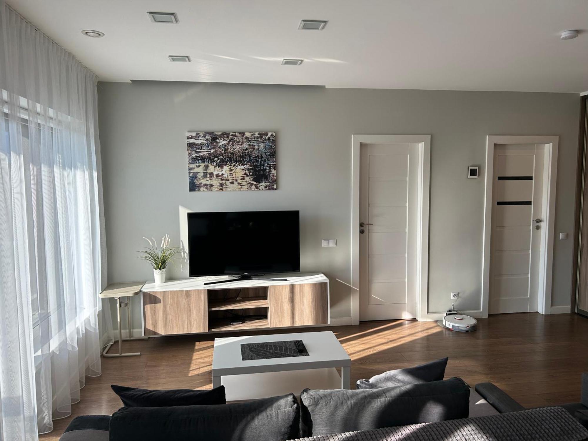 Your Home - Spacious Apartment In City Center, With Balcony & Self Check-In Аеропорт Вільнюс Екстер'єр фото