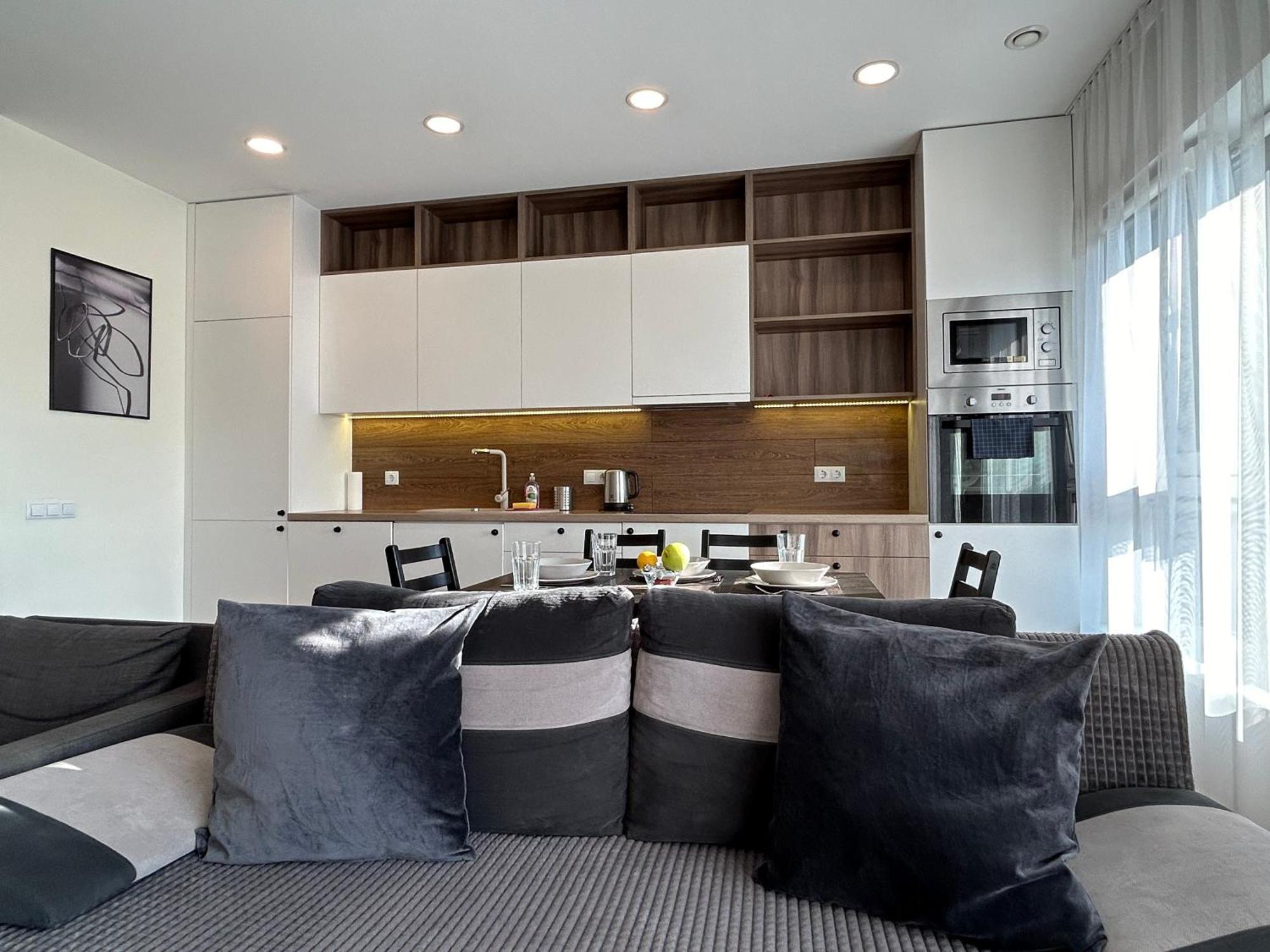Your Home - Spacious Apartment In City Center, With Balcony & Self Check-In Аеропорт Вільнюс Екстер'єр фото